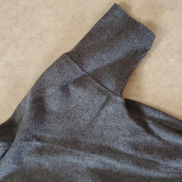 Old Navy women's short sleeve open front cardigan.  Size medium. - Picture 6 of 9